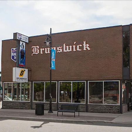 The Brunswick Hotel Complex パリーサウンド エクステリア 写真