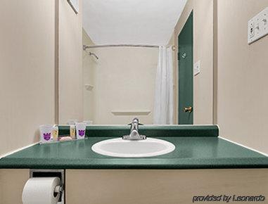 The Brunswick Hotel Complex パリーサウンド エクステリア 写真
