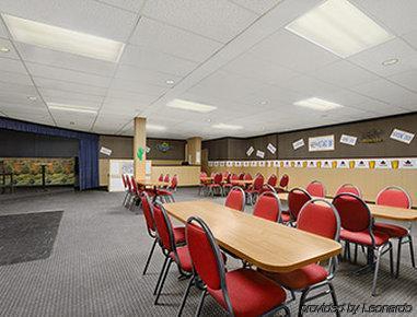 The Brunswick Hotel Complex パリーサウンド エクステリア 写真